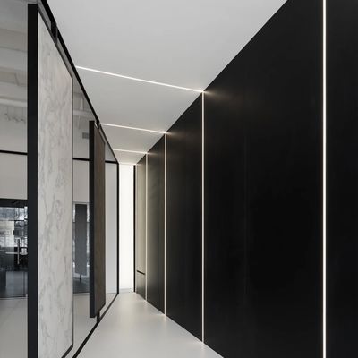 Οδηγημένο σχεδιάγραμμα για τον ανώτατο ελαφρύ φραγμό που ανάβει το μαύρο αργίλιο ασβεστοκονιάματος Gypsum3 T5 ξηρών τοίχων λουρίδων τοποθετημένο κανάλι